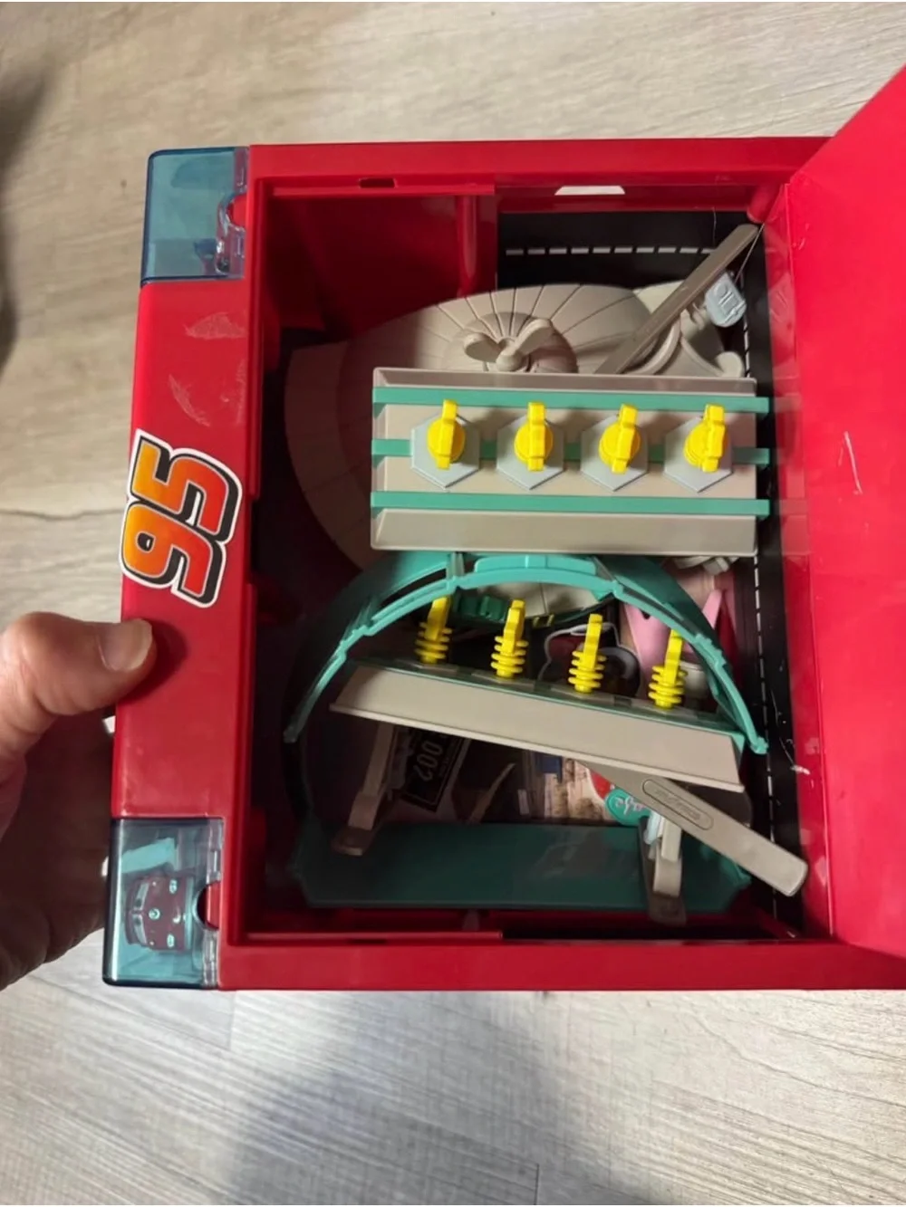 Disney Cars Red Lightning McQueen Carry Case Playset